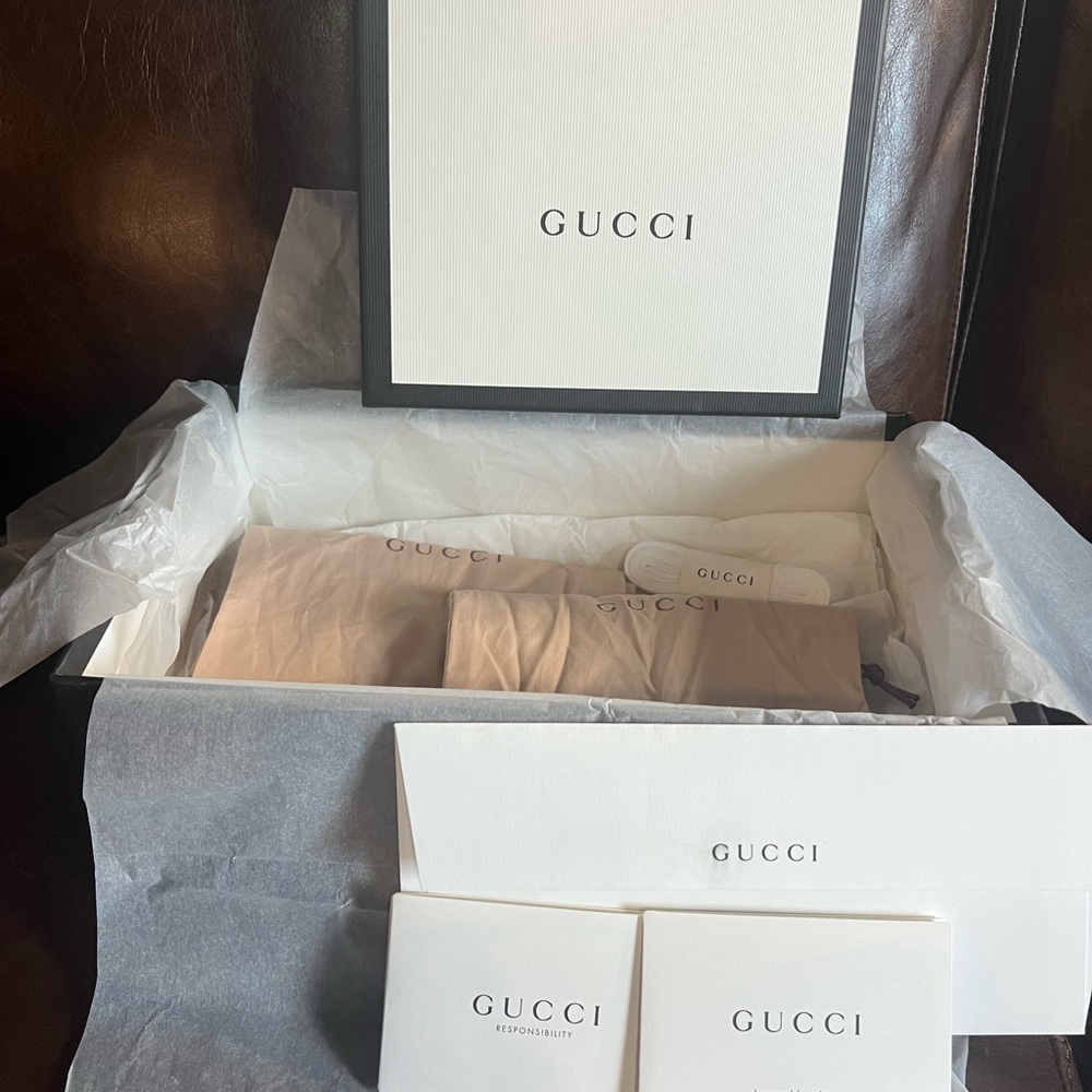 Gucci Sneakers - Python Logo - Picture 1 of 7